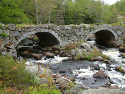 A abandoned Stone Bridge